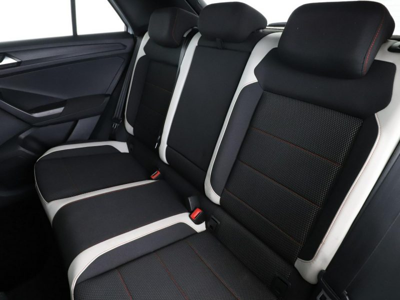 Volkswagen T-Roc 4x4 automat navi klima auto grzane fotele czujniki parkowania hak