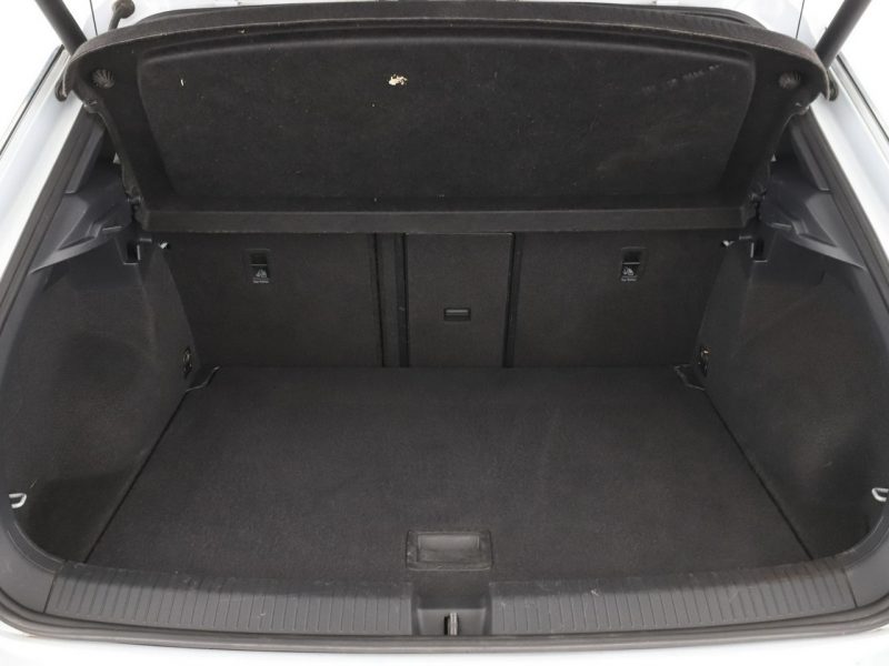 Volkswagen T-Roc 4x4 automat navi klima auto grzane fotele czujniki parkowania hak