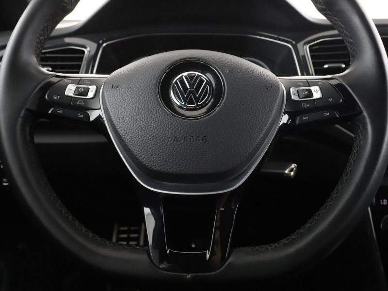 Volkswagen T-Roc 4x4 automat navi klima auto grzane fotele czujniki parkowania hak