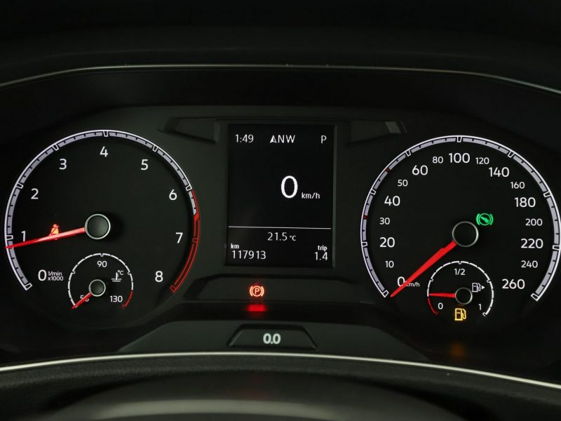 Volkswagen T-Roc 4x4 automat navi klima auto grzane fotele czujniki parkowania hak