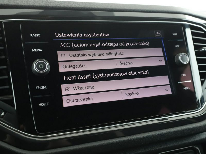 Volkswagen T-Roc 4x4 automat navi klima auto grzane fotele czujniki parkowania hak