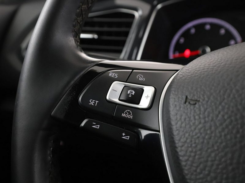 Volkswagen T-Roc 4x4 automat navi klima auto grzane fotele czujniki parkowania hak