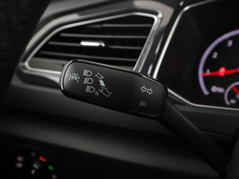 Volkswagen T-Roc 4x4 automat navi klima auto grzane fotele czujniki parkowania hak