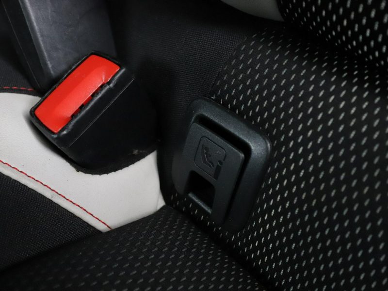 Volkswagen T-Roc 4x4 automat navi klima auto grzane fotele czujniki parkowania hak