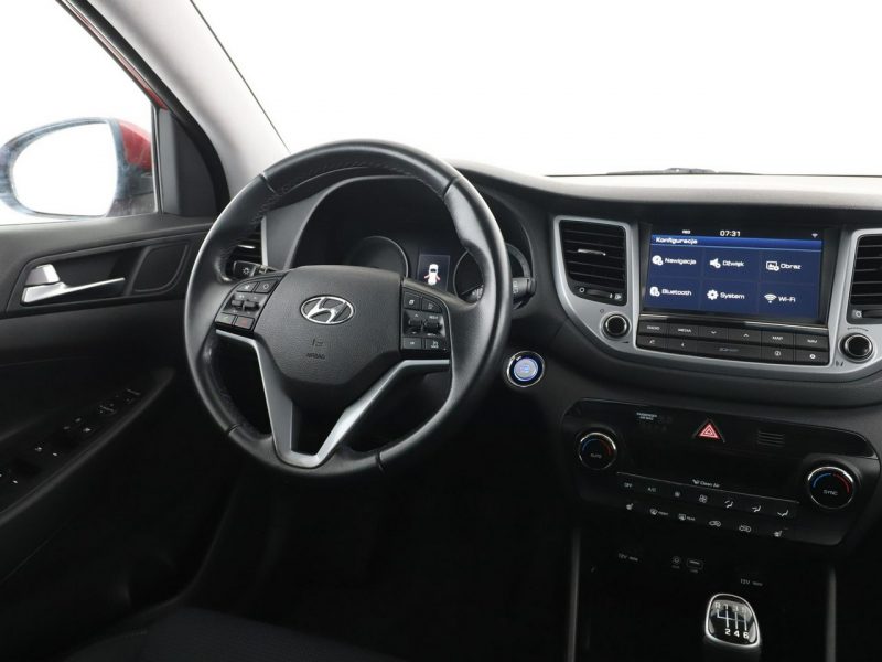 Hyundai Tucson navi PDC-kamera grzane fotele tempomat LED III (2015-2020)