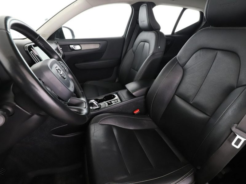 Volvo XC 40 FV23 2.0 D4 Automat AWD Inscription Panorama Navi Grzana Skóra Kamera