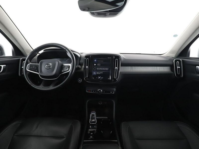 Volvo XC 40 FV23 2.0 D4 Automat AWD Inscription Panorama Navi Grzana Skóra Kamera