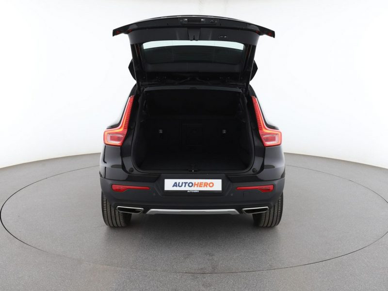 Volvo XC 40 FV23 2.0 D4 Automat AWD Inscription Panorama Navi Grzana Skóra Kamera