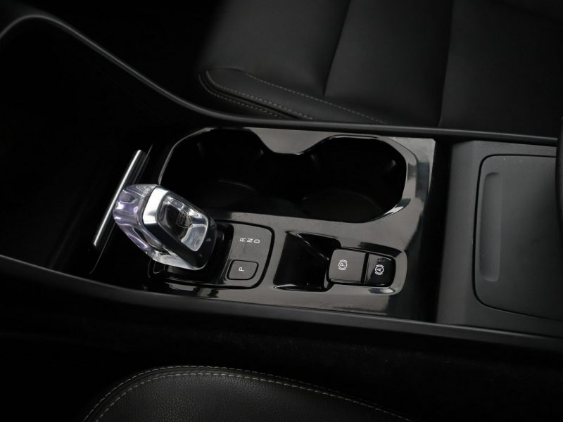 Volvo XC 40 FV23 2.0 D4 Automat AWD Inscription Panorama Navi Grzana Skóra Kamera