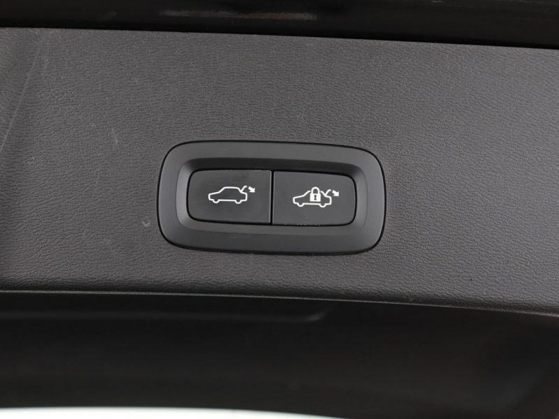 Volvo XC 40 FV23 2.0 D4 Automat AWD Inscription Panorama Navi Grzana Skóra Kamera