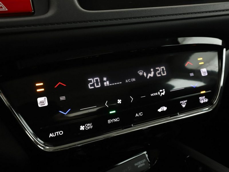 Honda HR-V klima auto czujniki parkowania grzane fotele II (2015-2021)