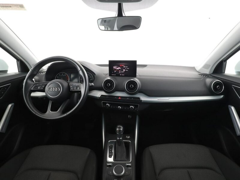 Audi Q2 Automat grzane fotele Full LED PDC klima auto navi bluetooth