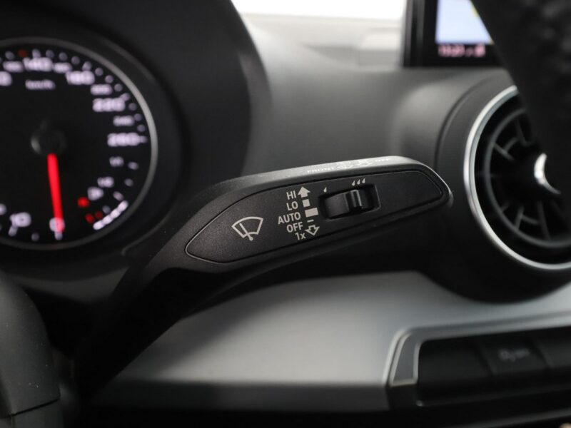 Audi Q2 Automat grzane fotele Full LED PDC klima auto navi bluetooth