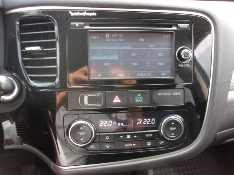 Mitsubishi Outlander 7-Osób 2.2 DI-D Instyle ClearTec 4WD III (2012-)
