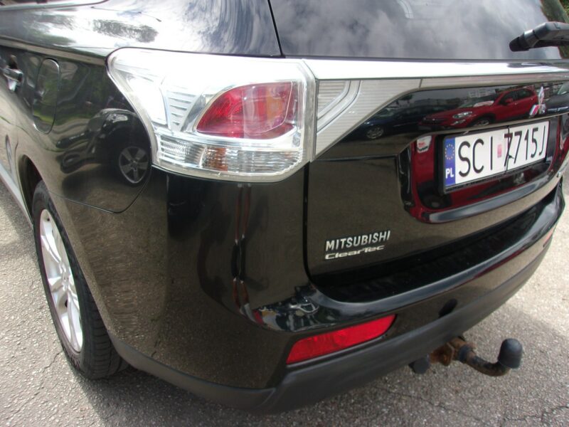 Mitsubishi Outlander 7-Osób 2.2 DI-D Instyle ClearTec 4WD III (2012-)