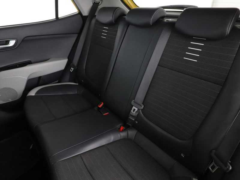 Kia Stonic PDC hak navi klima bluetooth tempomat