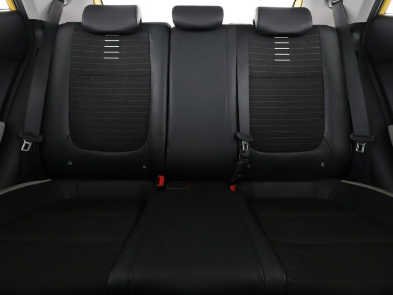 Kia Stonic PDC hak navi klima bluetooth tempomat