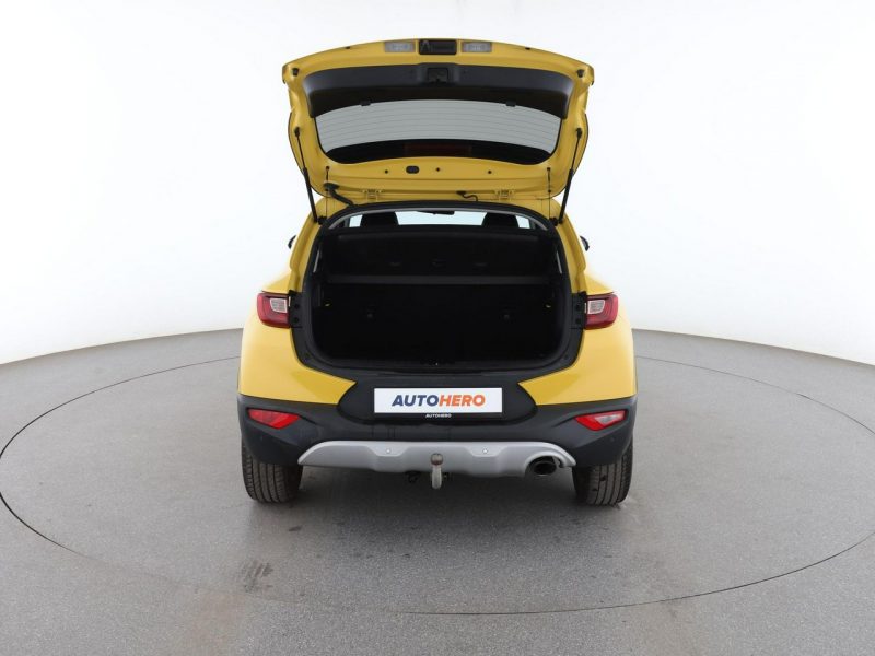 Kia Stonic PDC hak navi klima bluetooth tempomat