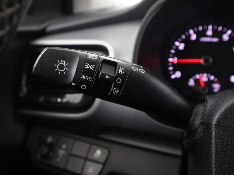 Kia Stonic PDC hak navi klima bluetooth tempomat