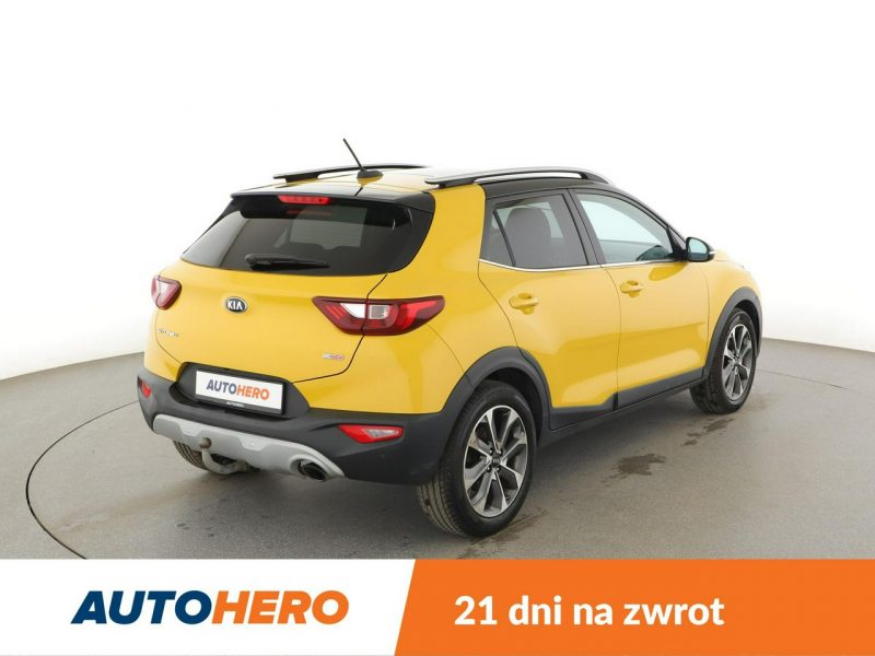 Kia Stonic PDC hak navi klima bluetooth tempomat