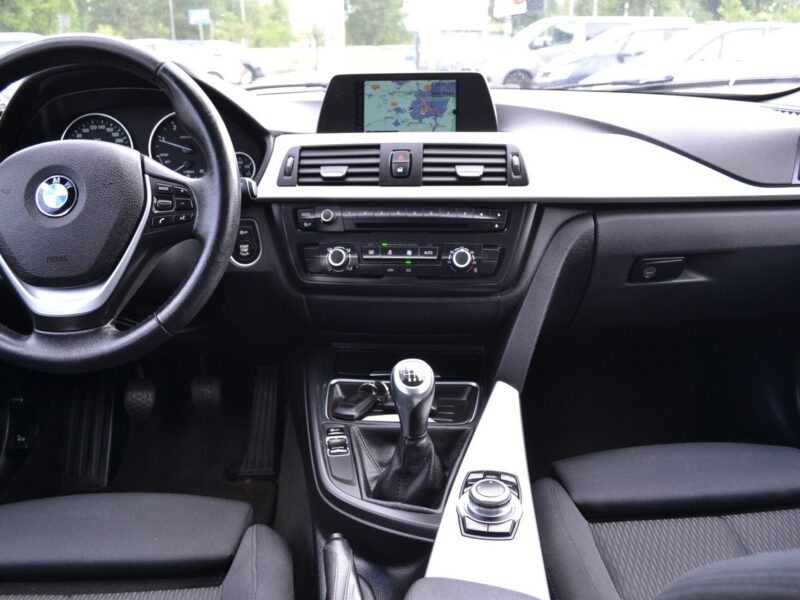 BMW 318 Klimatyzacja*Nawigacja*Zadbany*El. Klapa*KeyLessGo F30/F31 (2012-)