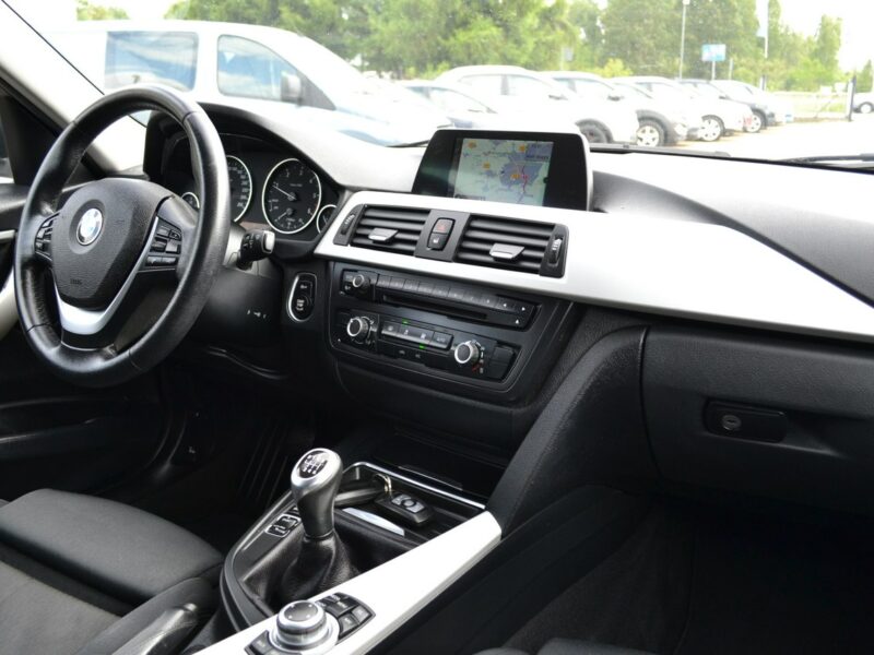BMW 318 Klimatyzacja*Nawigacja*Zadbany*El. Klapa*KeyLessGo F30/F31 (2012-)