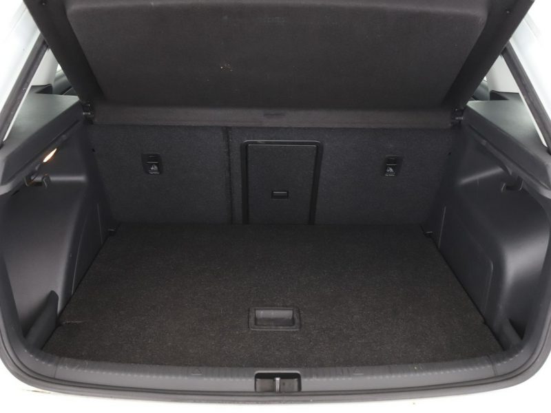 Škoda RAPID Panorama grzane fotele PDC klima navi bluetooth