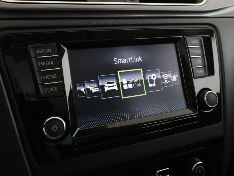 Škoda RAPID Panorama grzane fotele PDC klima navi bluetooth
