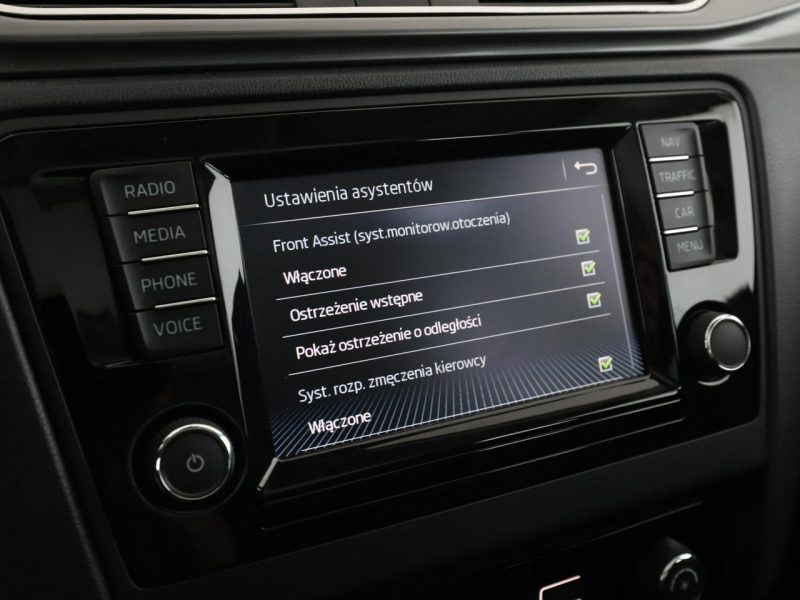 Škoda RAPID Panorama grzane fotele PDC klima navi bluetooth