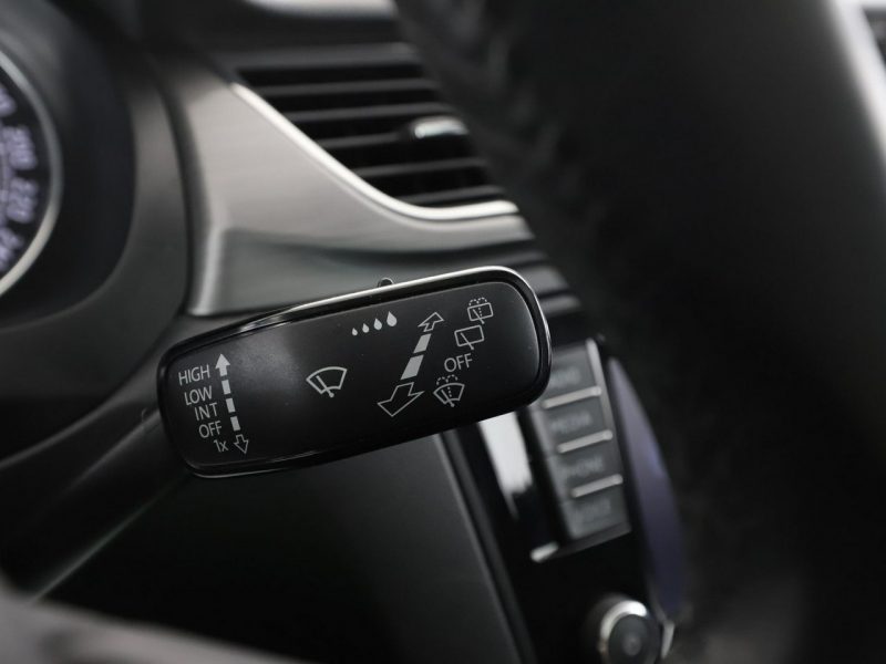 Škoda RAPID Panorama grzane fotele PDC klima navi bluetooth