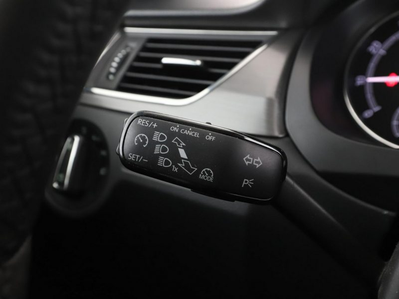 Škoda RAPID Panorama grzane fotele PDC klima navi bluetooth