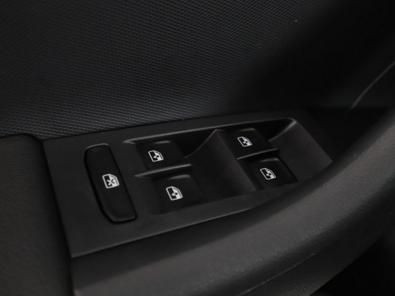 Škoda RAPID Panorama grzane fotele PDC klima navi bluetooth