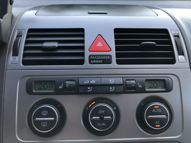Volkswagen Touran LIFT 2009r UNITED 2.0 TDI 140KM Automat Bi-Xenon Navi Hak DSG Zarejest I (2003-2010)