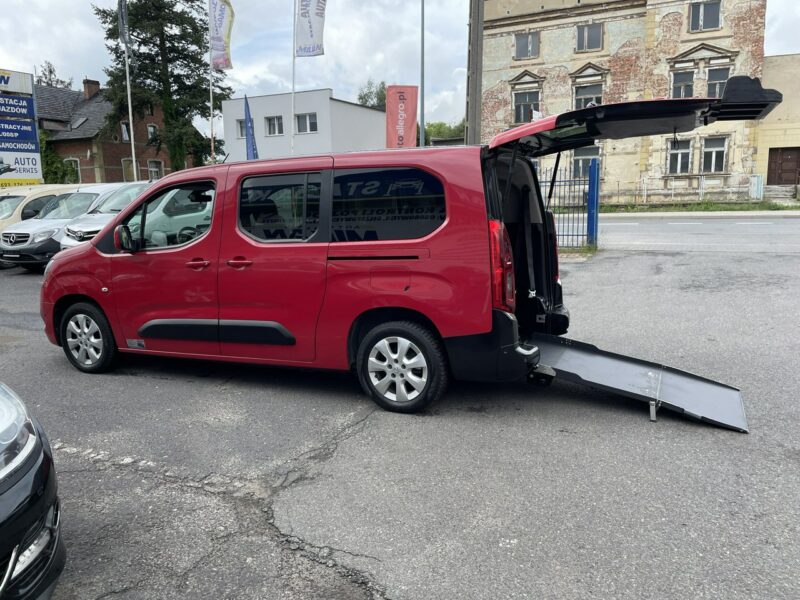 Opel Combo Life Combo Life Maxi Niepełnosprawnych inwalida rampa PFRON Model 2020 2018-