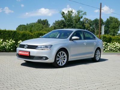 Volkswagen Jetta 1.6TDI 140KM [Eu5] Sedan Comfrotline - Automat DSG 7b. -Zobacz A6 (2010-)
