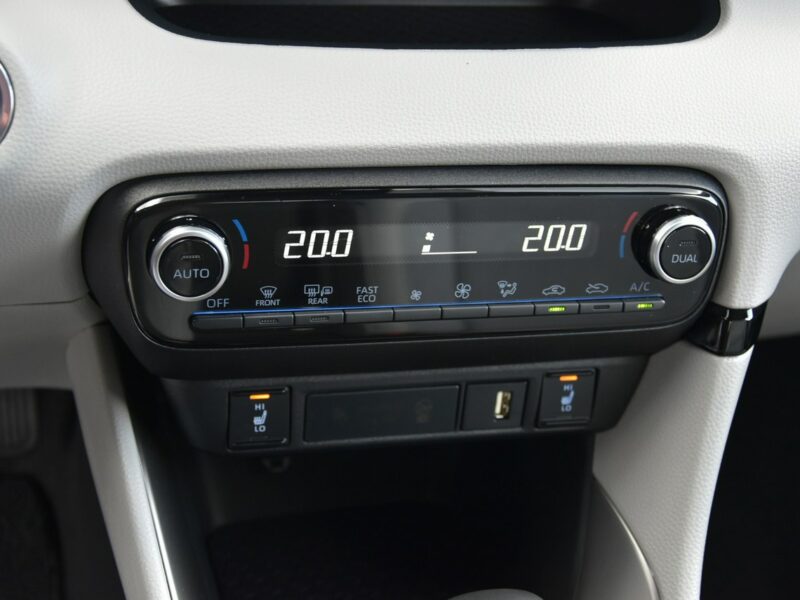 Toyota Yaris Executive 1.5 BENZYNA 125KM AUTOMAT 2022r. Polski SALON Skóra Virtual IV (2020-)