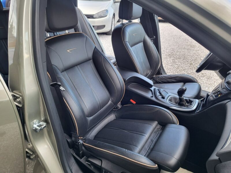 Opel Insignia 2.0 163 KM 4X4 Sports Tourer SW 100% Przebieg 89 Tyś km Wersja Full !! A (2008-2017)