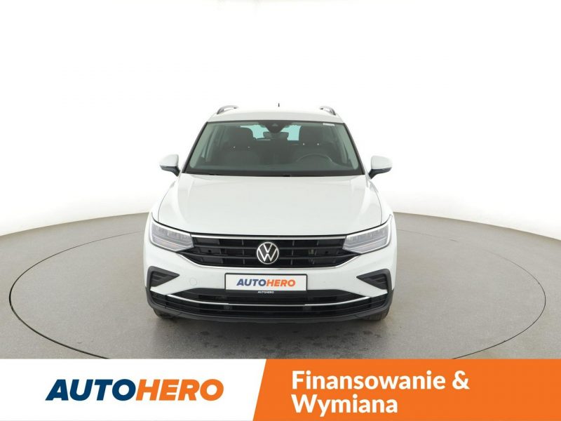 Volkswagen Tiguan hybryda plug-in virtual navi grzane fotele PDC climatronic ACC LED II (2016-2024)