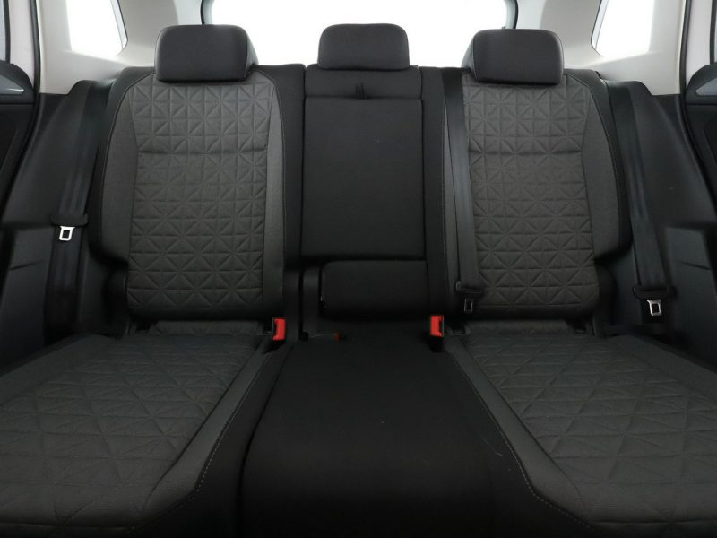 Volkswagen Tiguan hybryda plug-in virtual navi grzane fotele PDC climatronic ACC LED II (2016-2024)