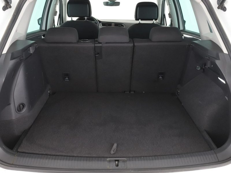 Volkswagen Tiguan hybryda plug-in virtual navi grzane fotele PDC climatronic ACC LED II (2016-2024)
