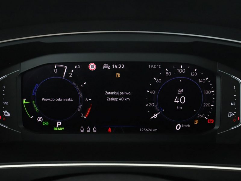 Volkswagen Tiguan hybryda plug-in virtual navi grzane fotele PDC climatronic ACC LED II (2016-2024)