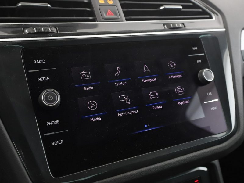 Volkswagen Tiguan hybryda plug-in virtual navi grzane fotele PDC climatronic ACC LED II (2016-2024)