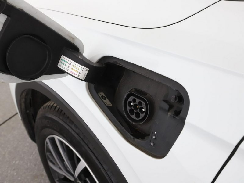 Volkswagen Tiguan hybryda plug-in virtual navi grzane fotele PDC climatronic ACC LED II (2016-2024)