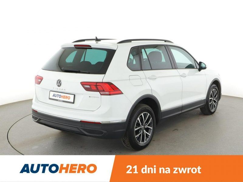 Volkswagen Tiguan hybryda plug-in virtual navi grzane fotele PDC climatronic ACC LED II (2016-2024)
