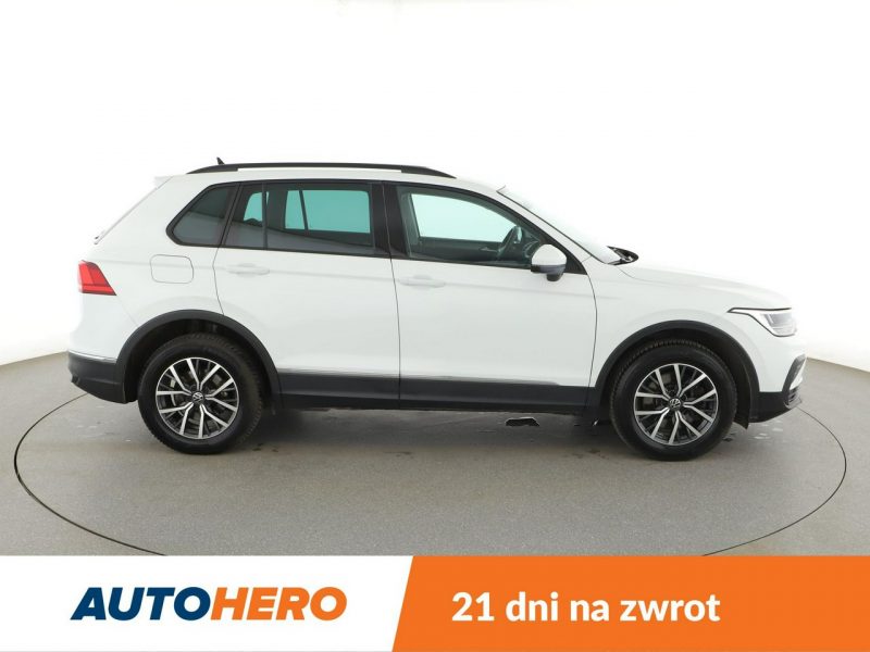 Volkswagen Tiguan hybryda plug-in virtual navi grzane fotele PDC climatronic ACC LED II (2016-2024)
