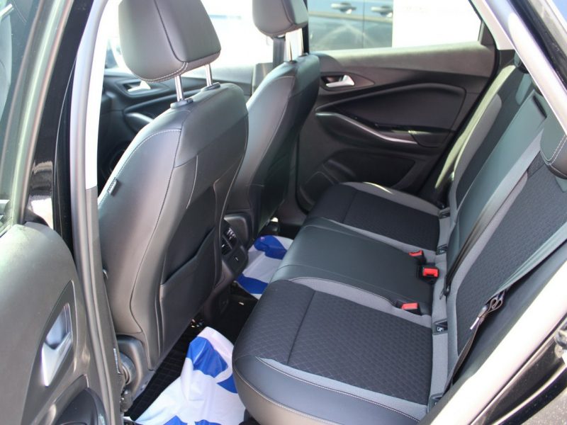 Opel Grandland X 1.6 Turbo Elegance Bussines Pack Automat