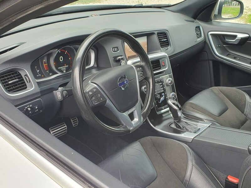 Volvo V60 2.0 D4 190KM # rDesign # Automat # NAVI # BiXenon # Skóra # Alkantara I (2010-2018)