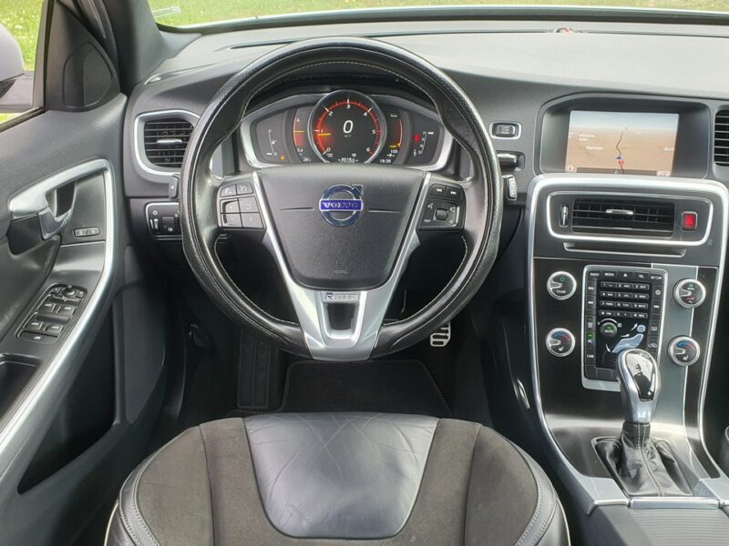Volvo V60 2.0 D4 190KM # rDesign # Automat # NAVI # BiXenon # Skóra # Alkantara I (2010-2018)