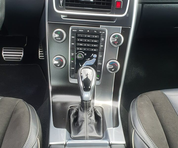 Volvo V60 2.0 D4 190KM # rDesign # Automat # NAVI # BiXenon # Skóra # Alkantara I (2010-2018)