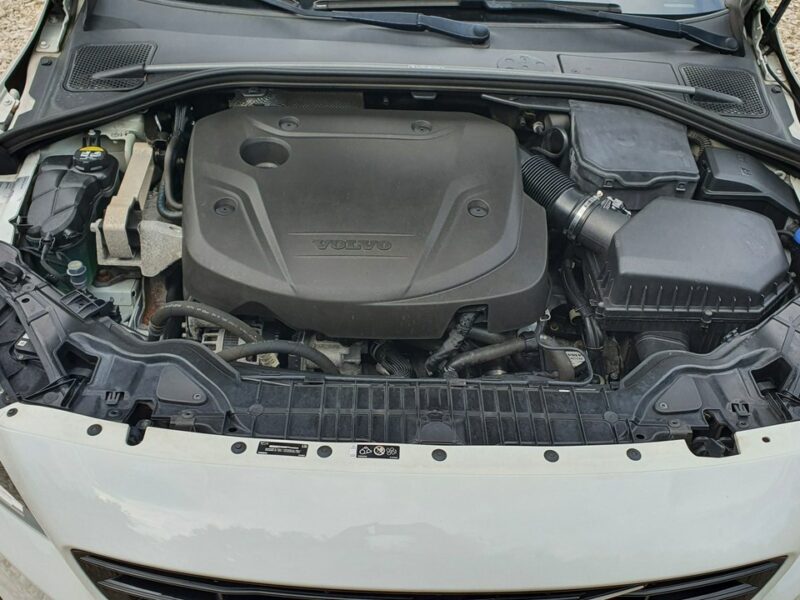 Volvo V60 2.0 D4 190KM # rDesign # Automat # NAVI # BiXenon # Skóra # Alkantara I (2010-2018)